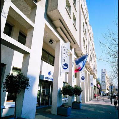 Hotel Median Porte De Versailles 3*